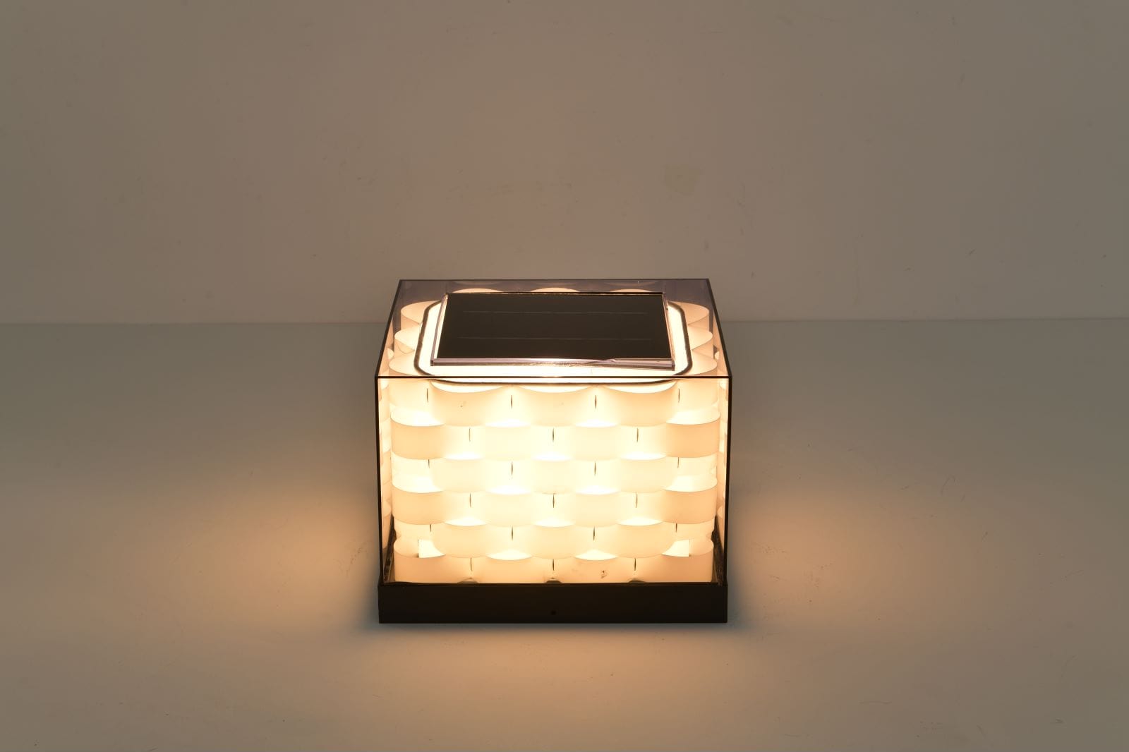 Cubed Weave Outdoor Light
