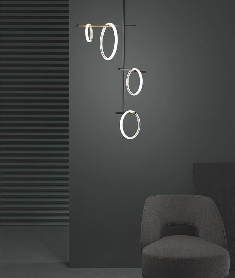 Ring Magnet Vertical Chandelier (4 rings) in Black & White