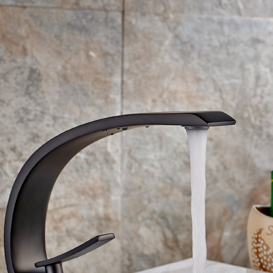 Spon Dei Faucet in Black & Silver