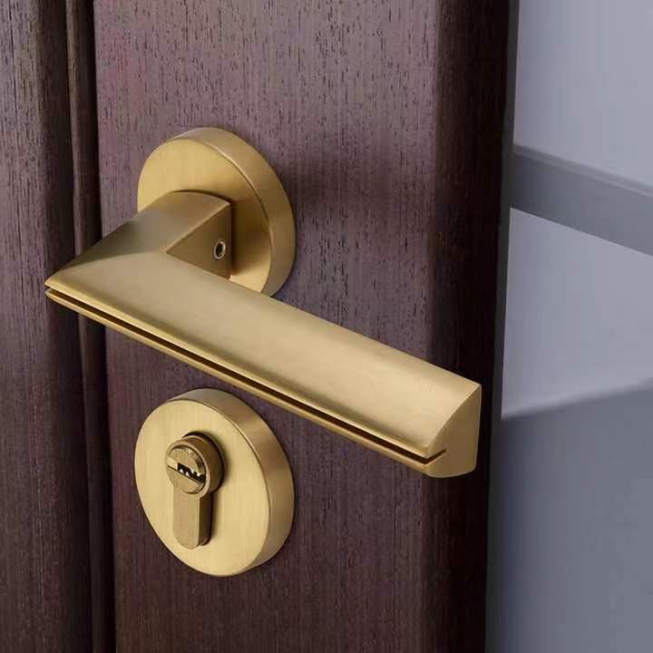 Pavo Lever Door Lock in Brushed Black Nickel & Brushed Brass