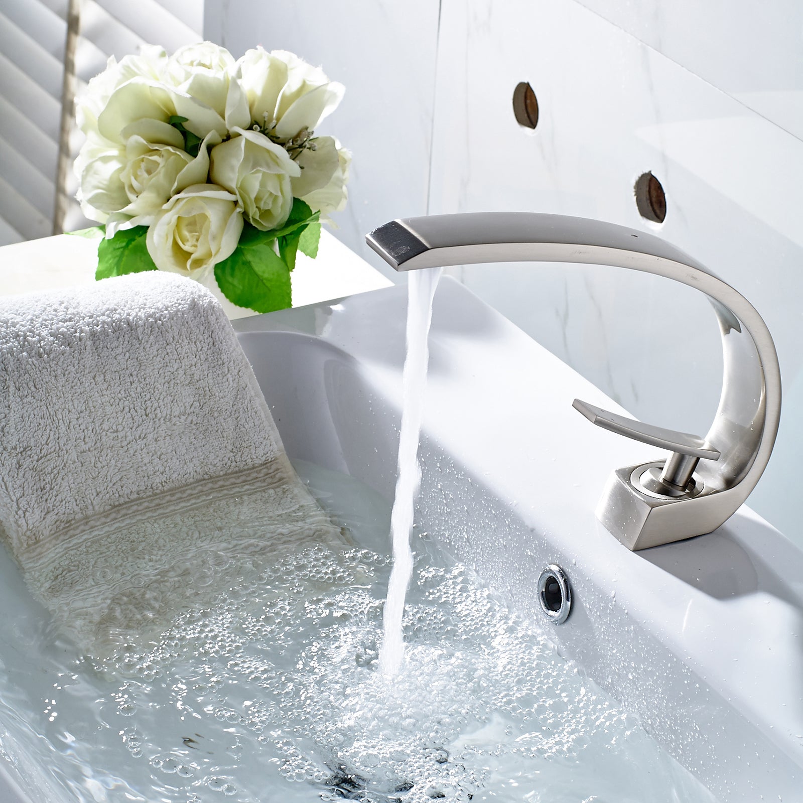 Spon Dei Faucet in Black & Silver