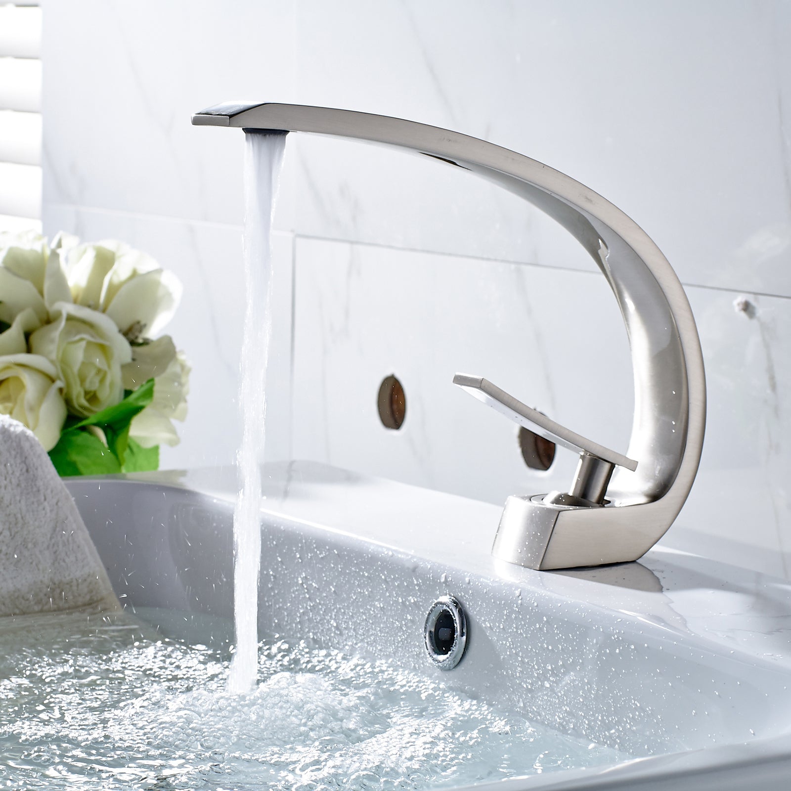 Spon Dei Faucet in Black & Silver