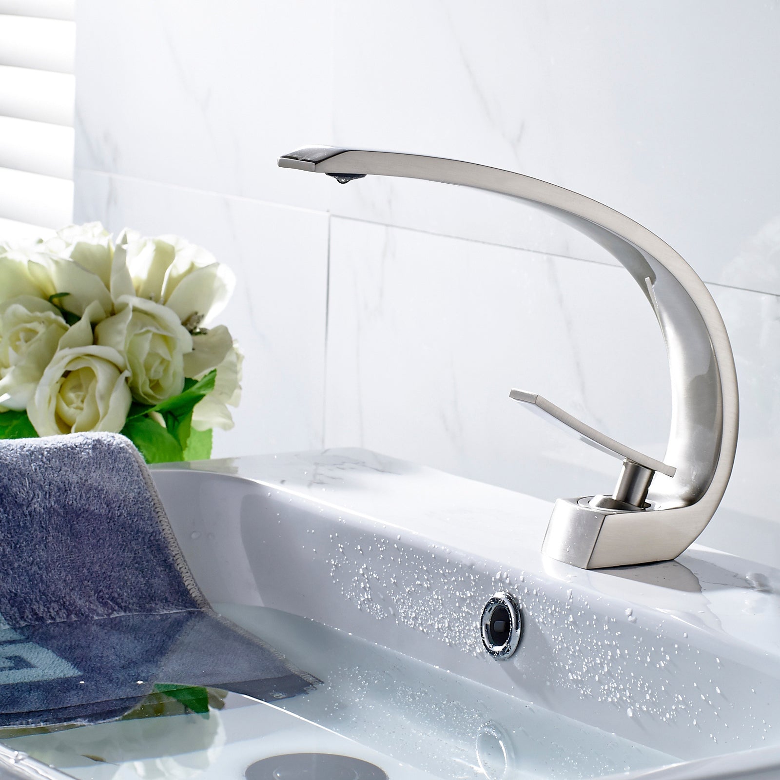 Spon Dei Faucet in Black & Silver