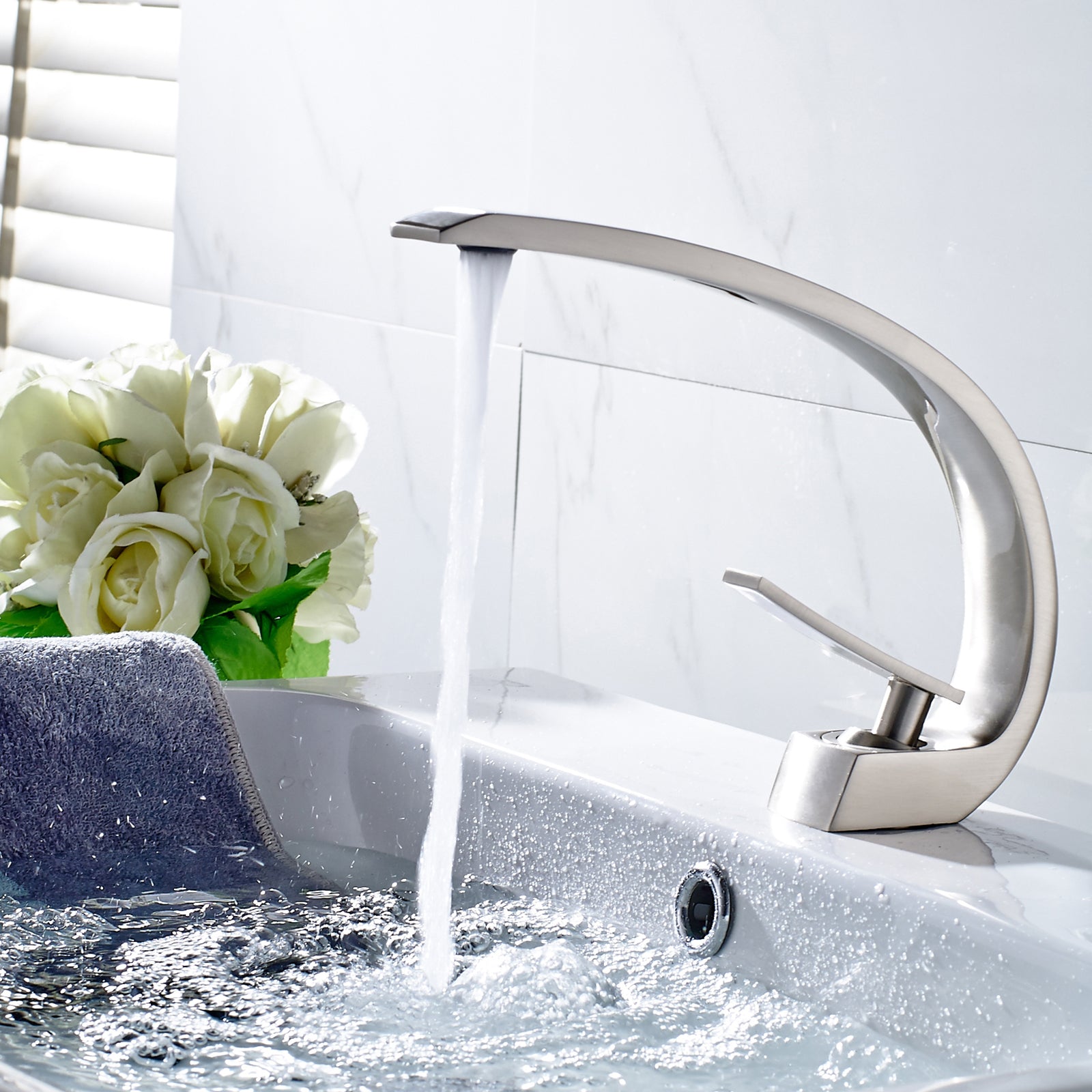 Spon Dei Faucet in Black & Silver
