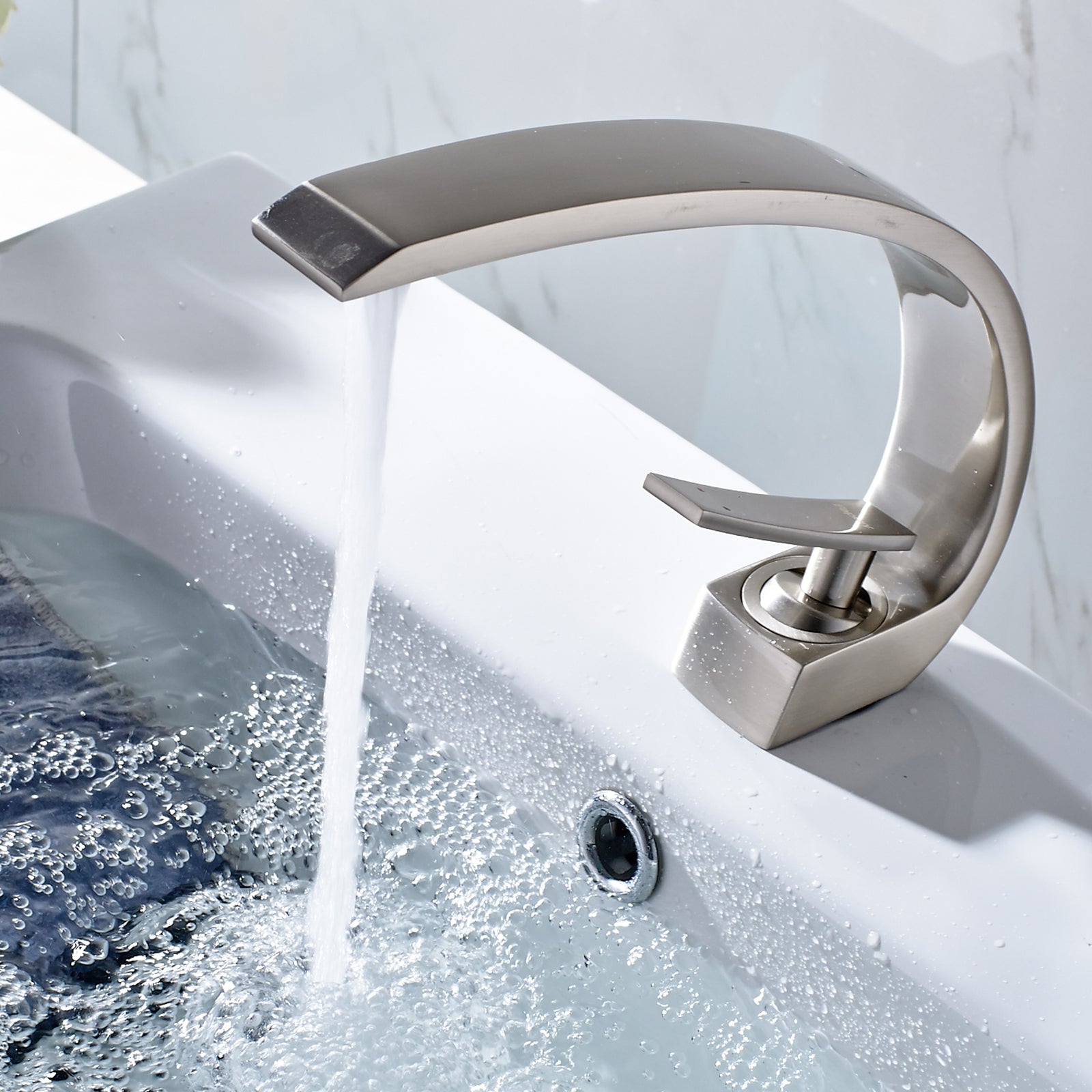 Spon Dei Faucet in Black & Silver