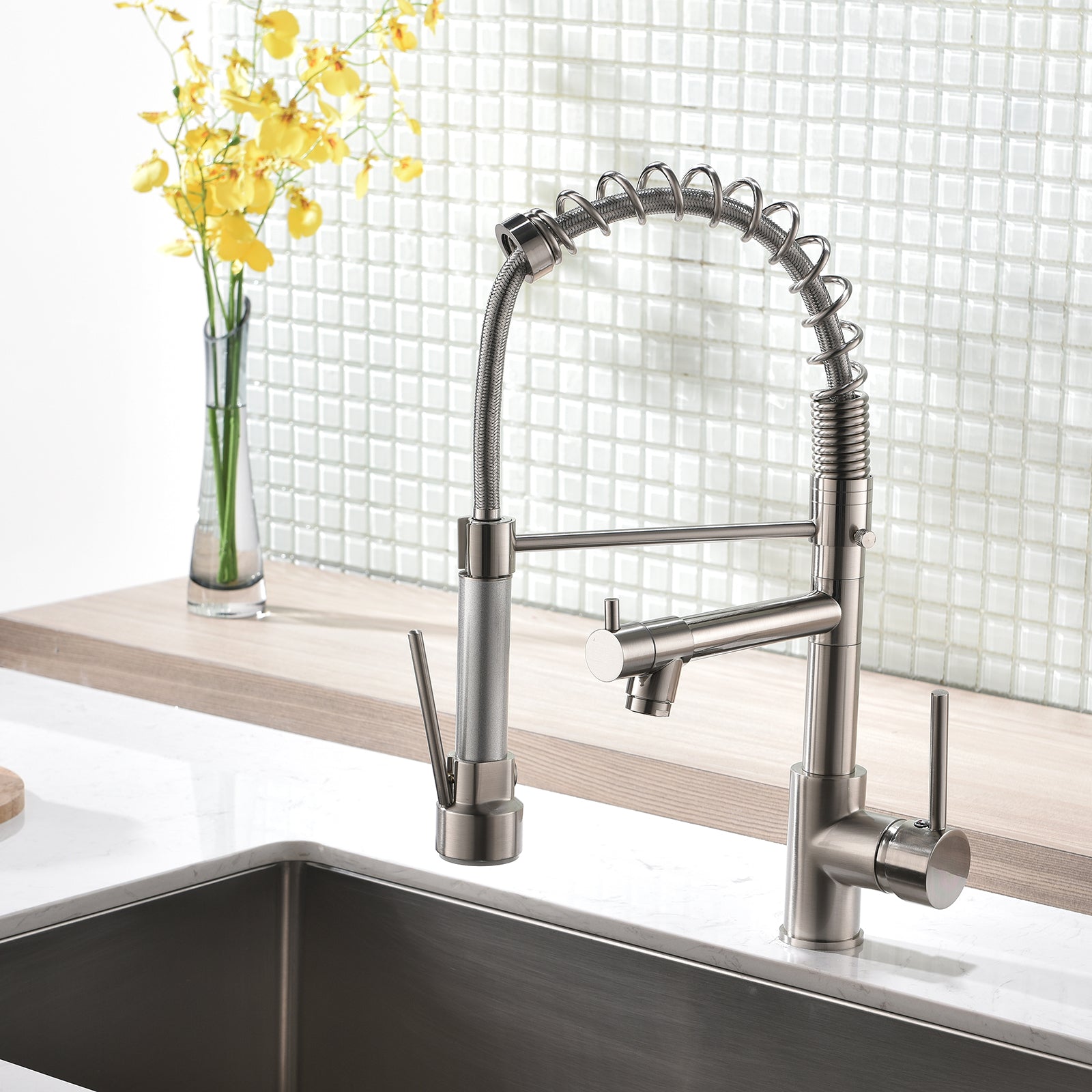 Lucero Faucet in Black & Gold