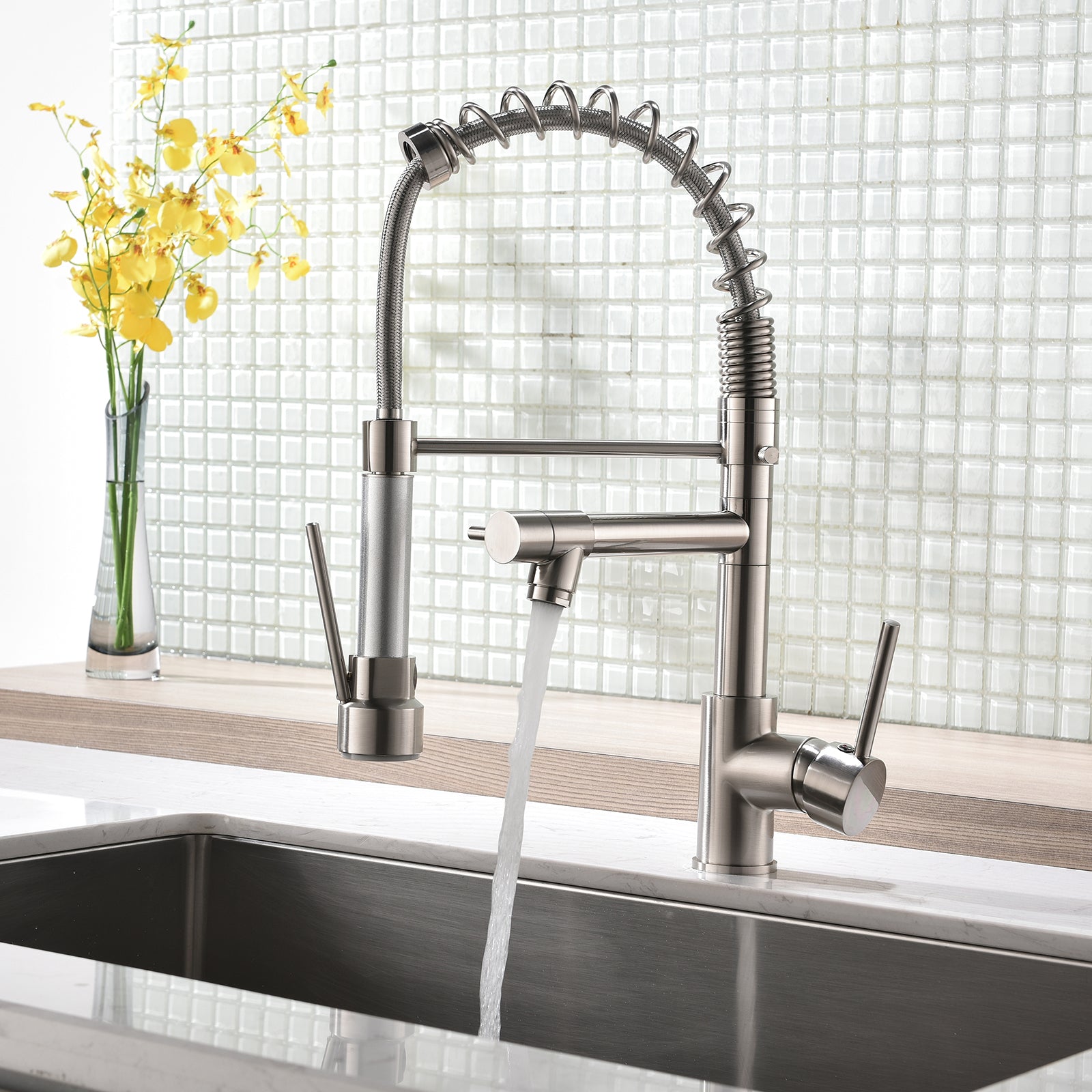 Lucero Faucet in Black & Gold