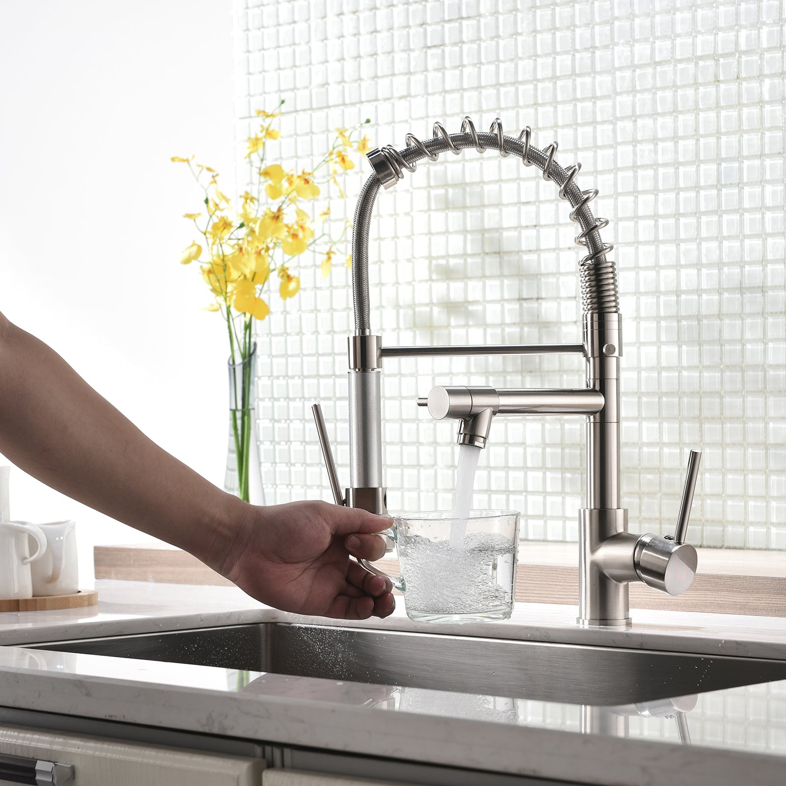 Lucero Faucet in Black & Gold