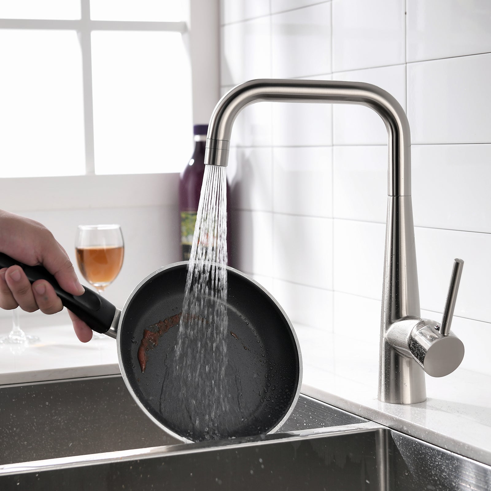 Archdamien Faucet in Black & Nickel