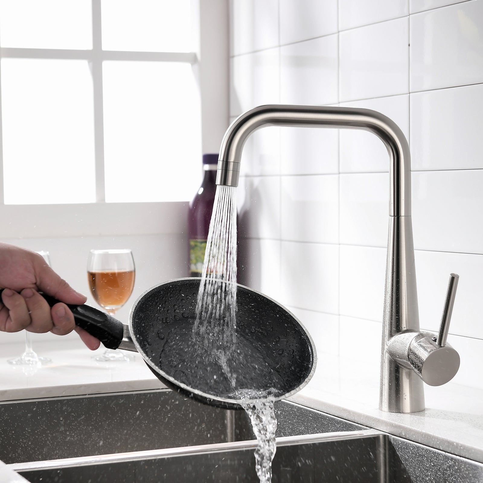 Archdamien Faucet in Black & Nickel