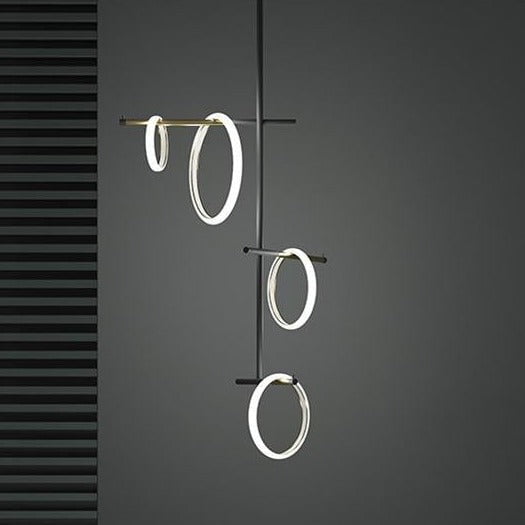 Ring Magnet Vertical Chandelier (4 rings) in Black & White
