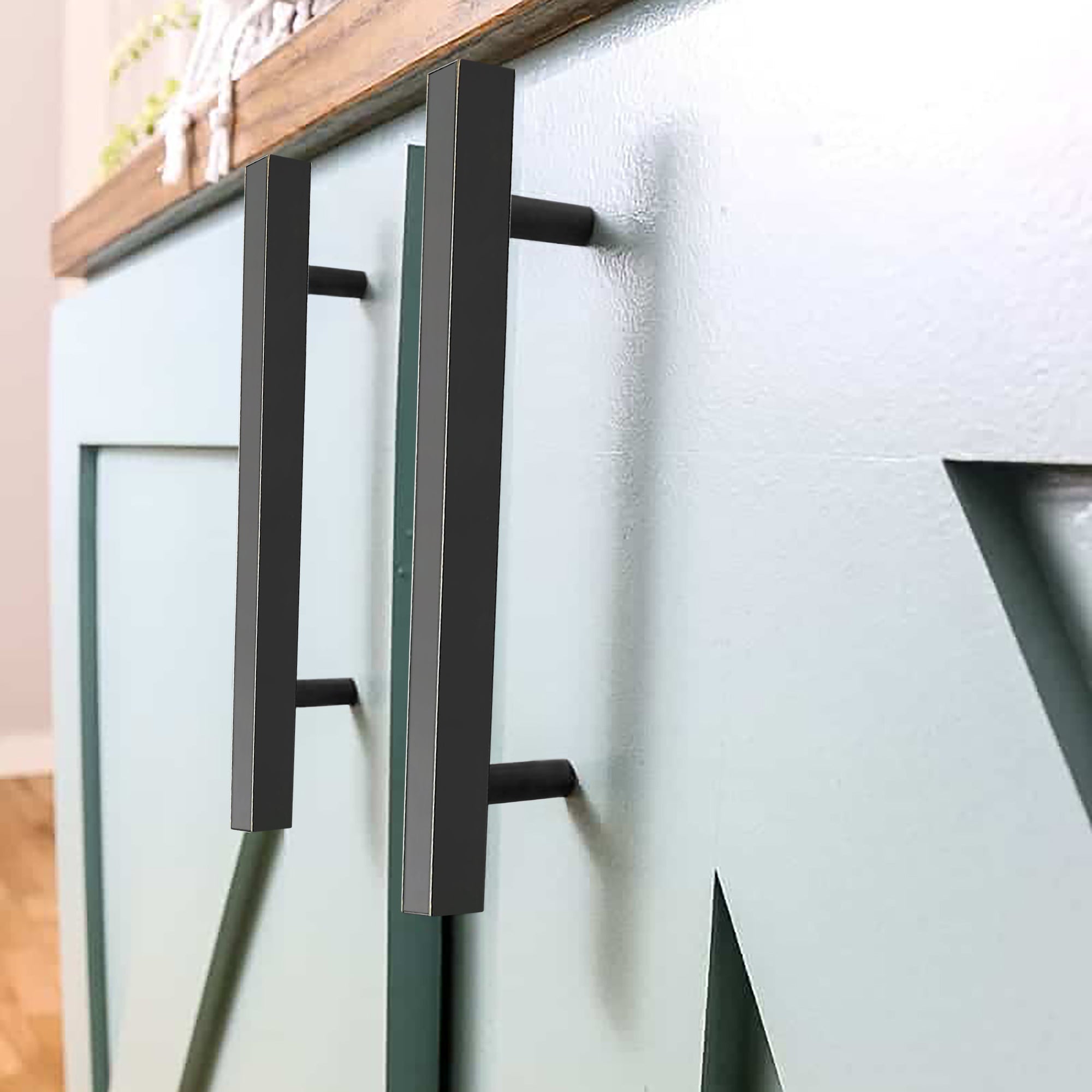 Charleston Furniture Handle in Matte Black & Brushed Brass