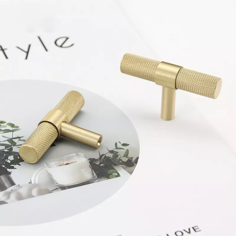 Liberty Center Furniture Handle in Brass & Matte Black