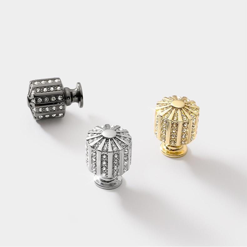 Levant Knob Cabinet Pull in Black & Gold
