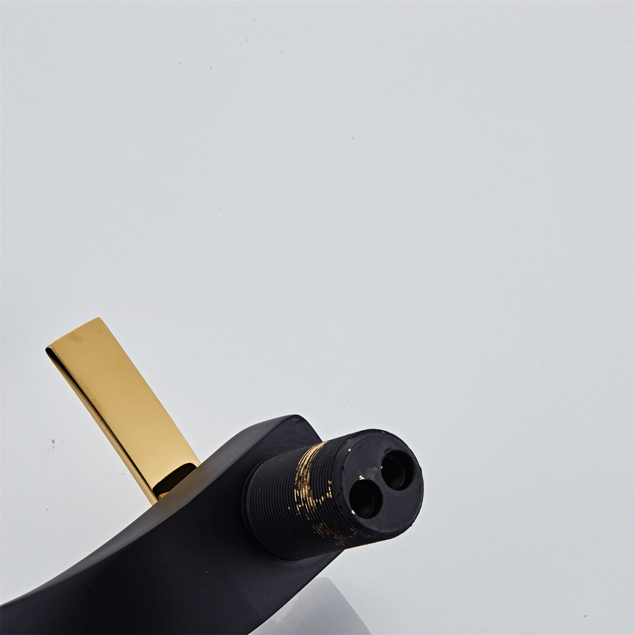 Twist Flow Faucet in Chrome & Gold