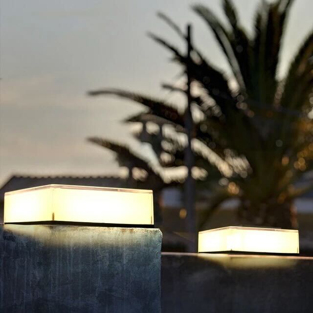 Flat Out Solar Garden Light