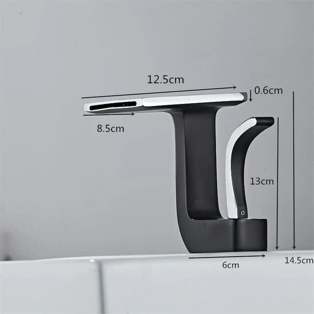 Serpenti Flow Faucet in White & White And Gold