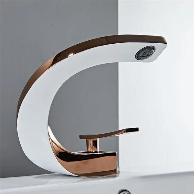 Twist Flow Faucet in Chrome & Gold