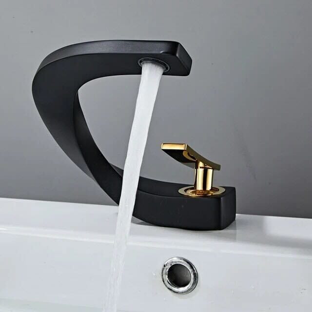 Twist Flow Faucet in Chrome & Gold