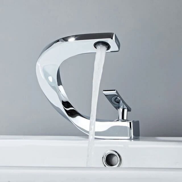 Twist Flow Faucet in Chrome & Gold