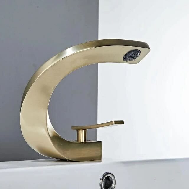Twist Flow Faucet in Chrome & Gold