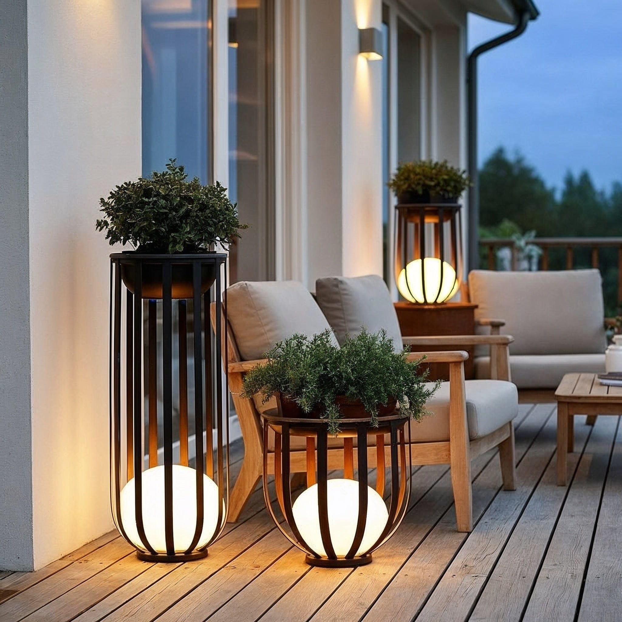 Flower Pot Solar Garden Light in Black & Copper