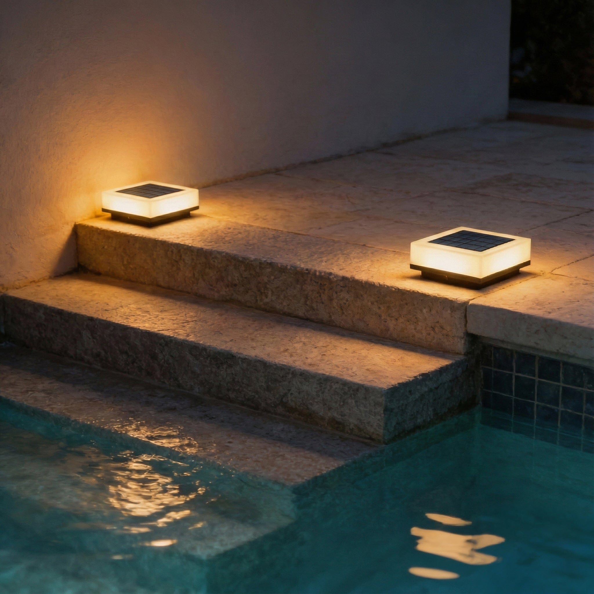 Flat Out Solar Garden Light