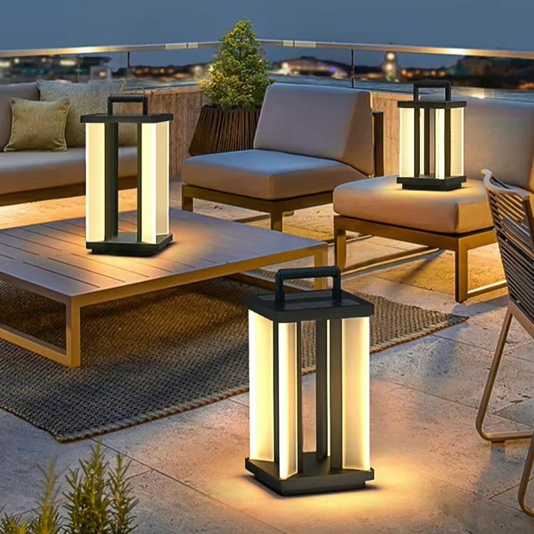 Contemporary Solar Garden Light