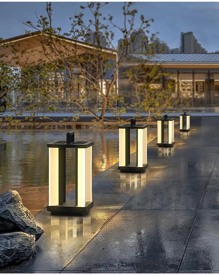 Contemporary Solar Garden Light