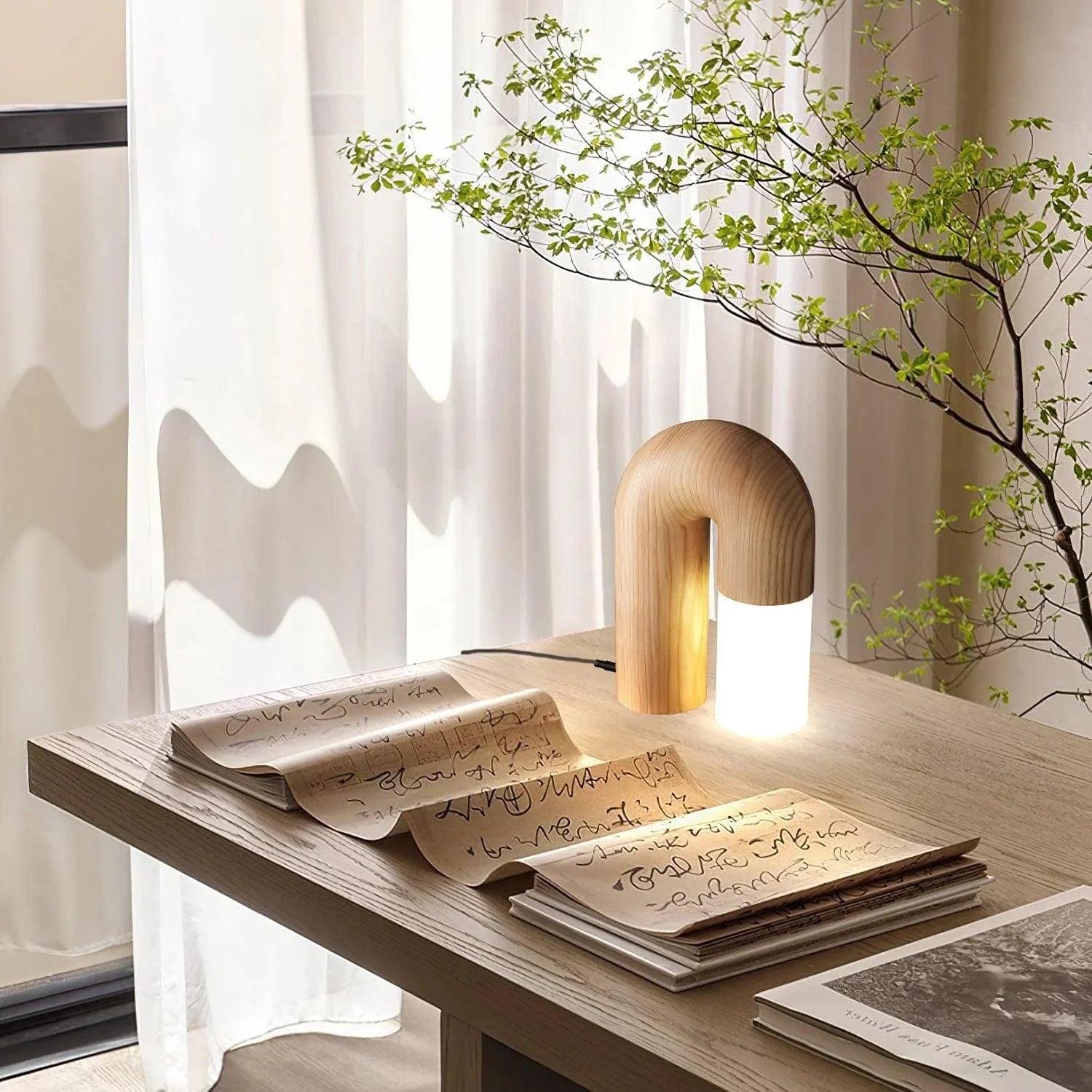 Diapole Table Lamp in Black & Natural