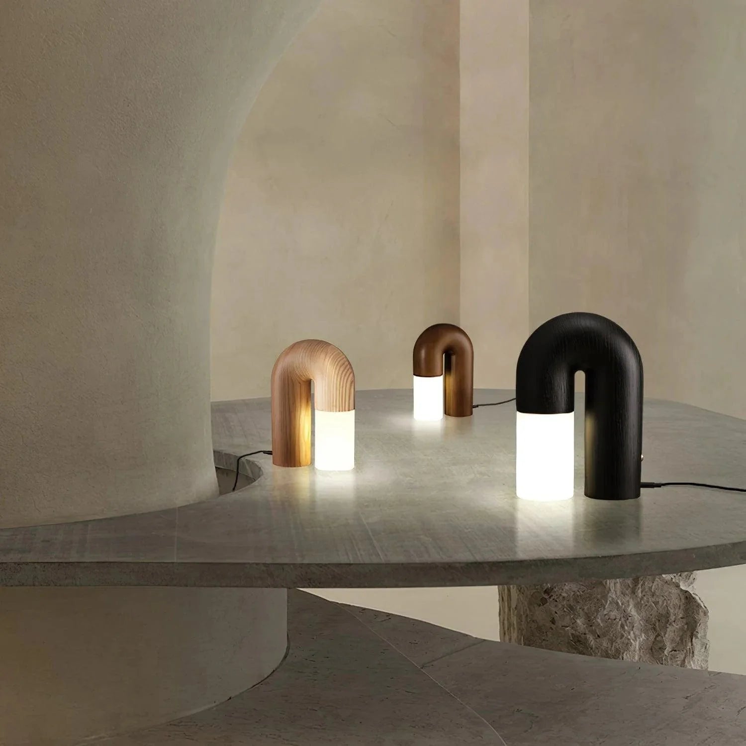 Diapole Table Lamp in Black & Natural