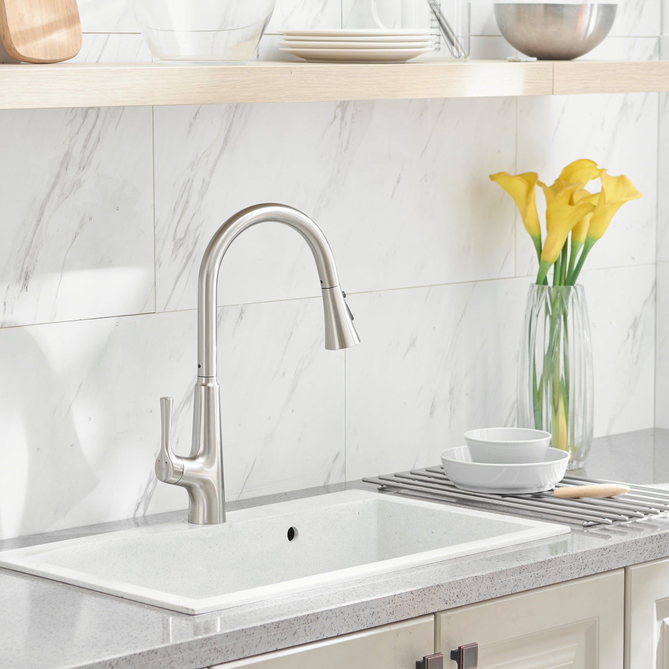 Meringue Sensor Faucet in Black & Nickel