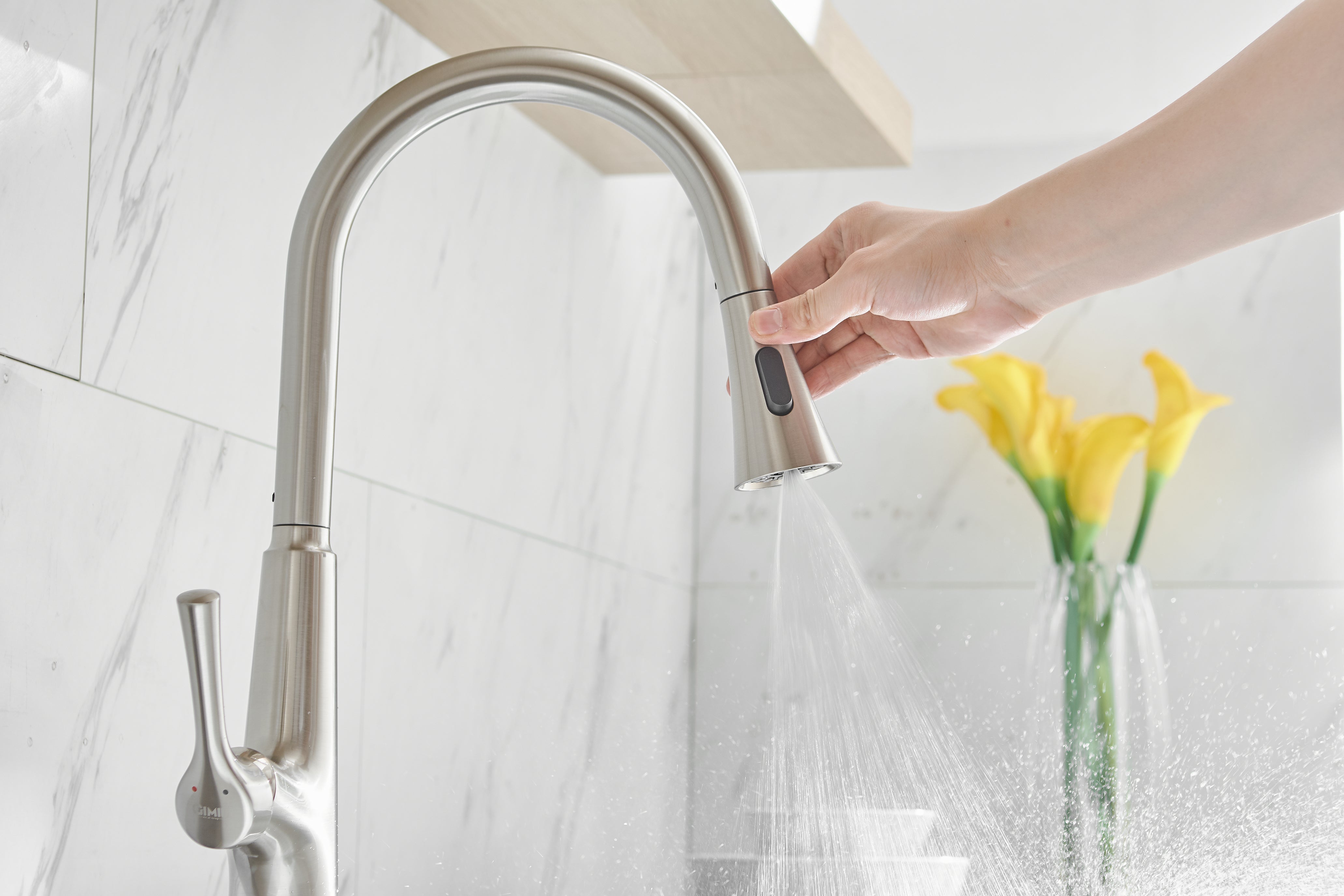 Meringue Sensor Faucet in Black & Nickel