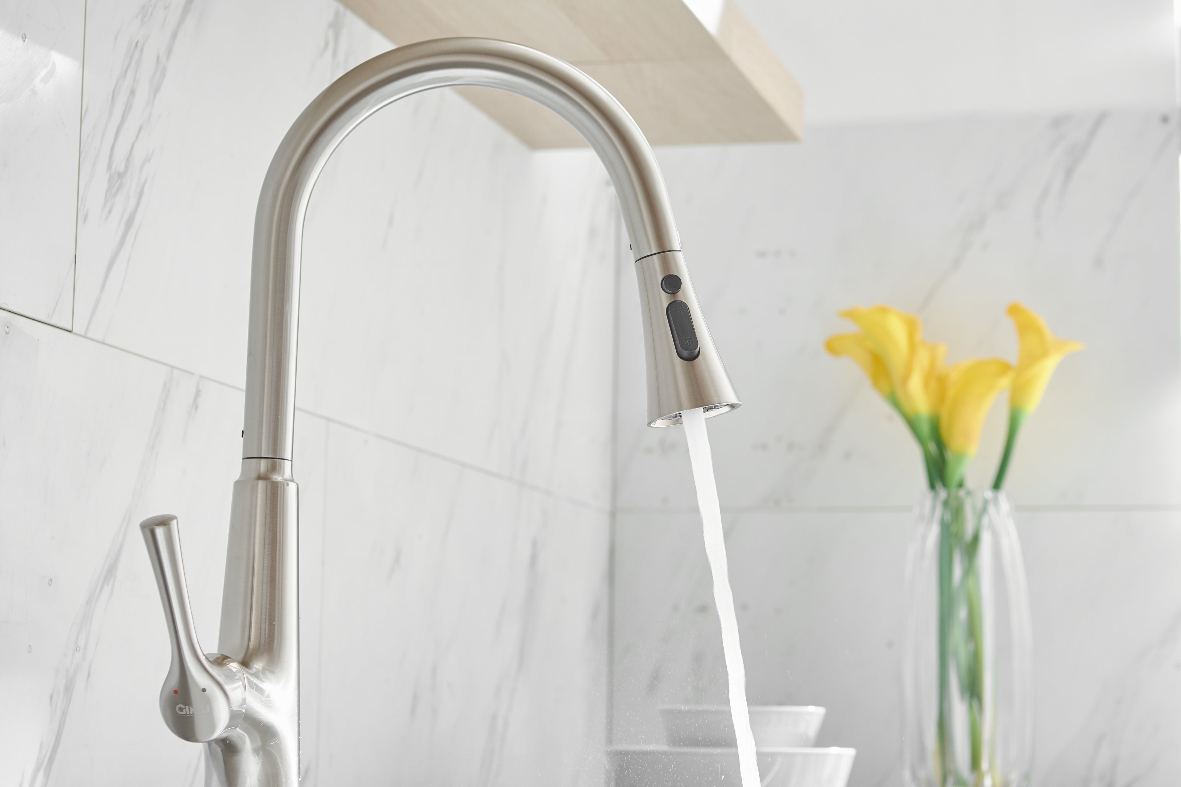 Meringue Sensor Faucet in Black & Nickel