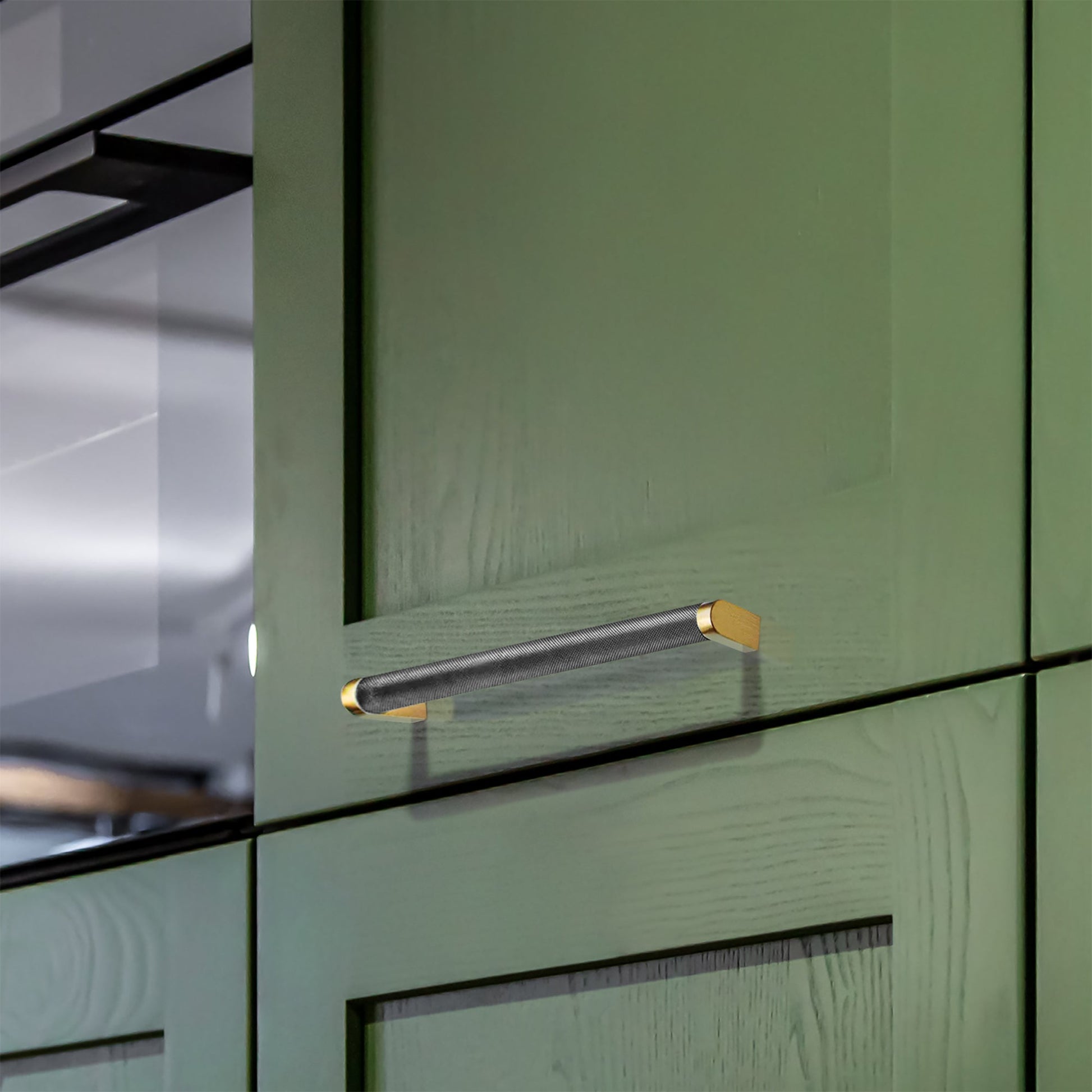 Castille Sue Furniture Handle in Brushed Brass & Matte Black - Viltara