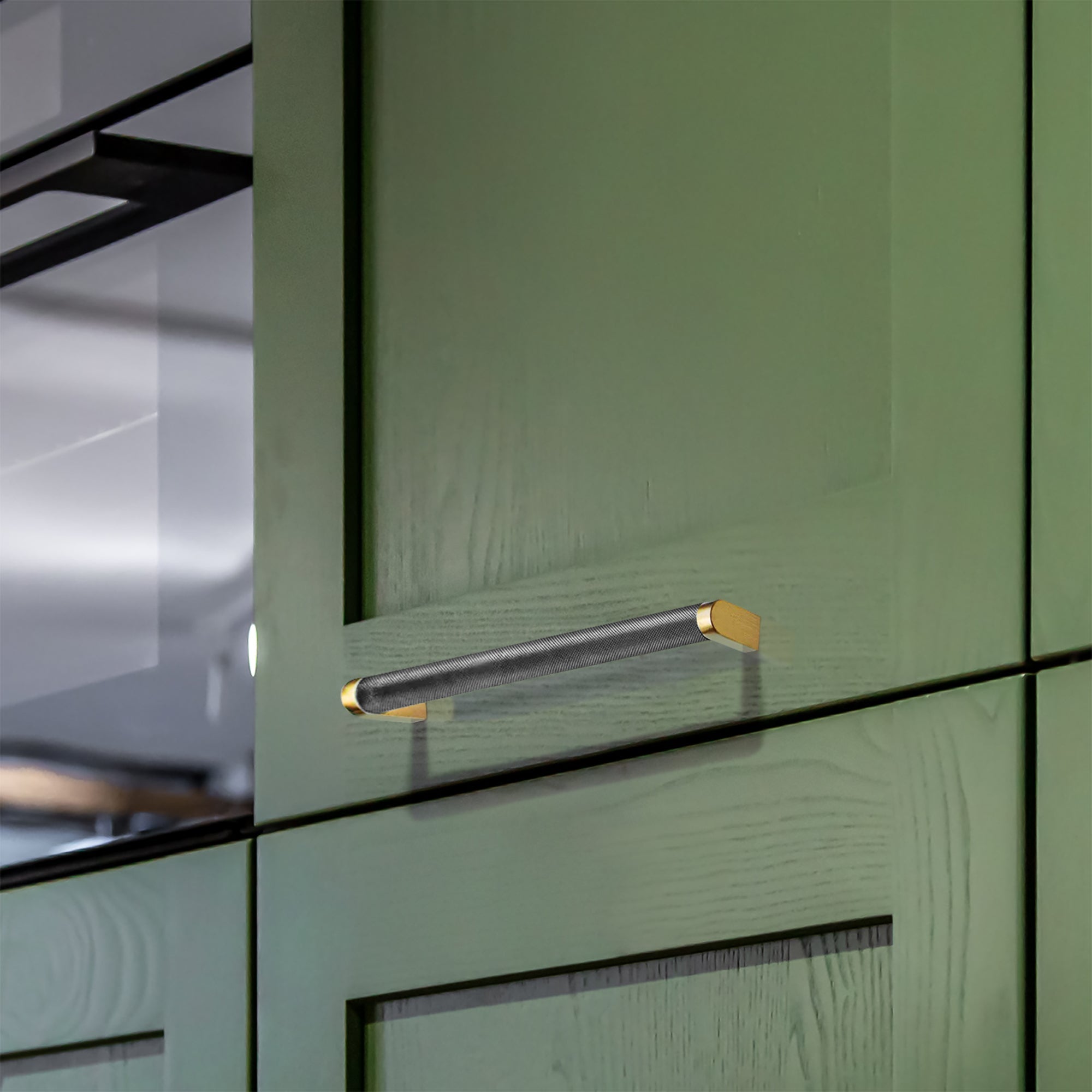 Castille Sue Furniture Handle in Brushed Brass & Matte Black - Viltara