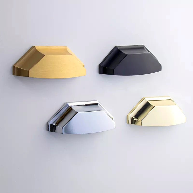 Cupper Shell Furniture Handle in Black & Brushed Brass