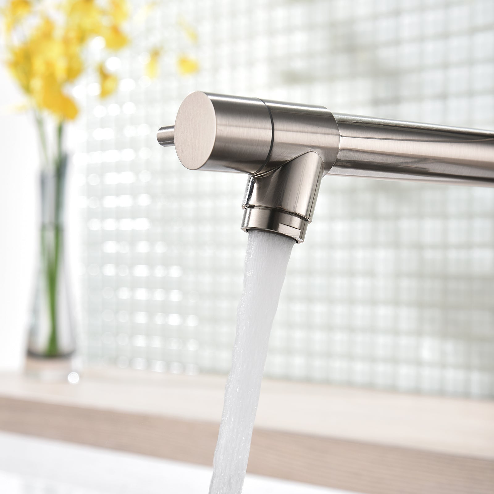 Lucero Faucet in Black & Gold - Viltara