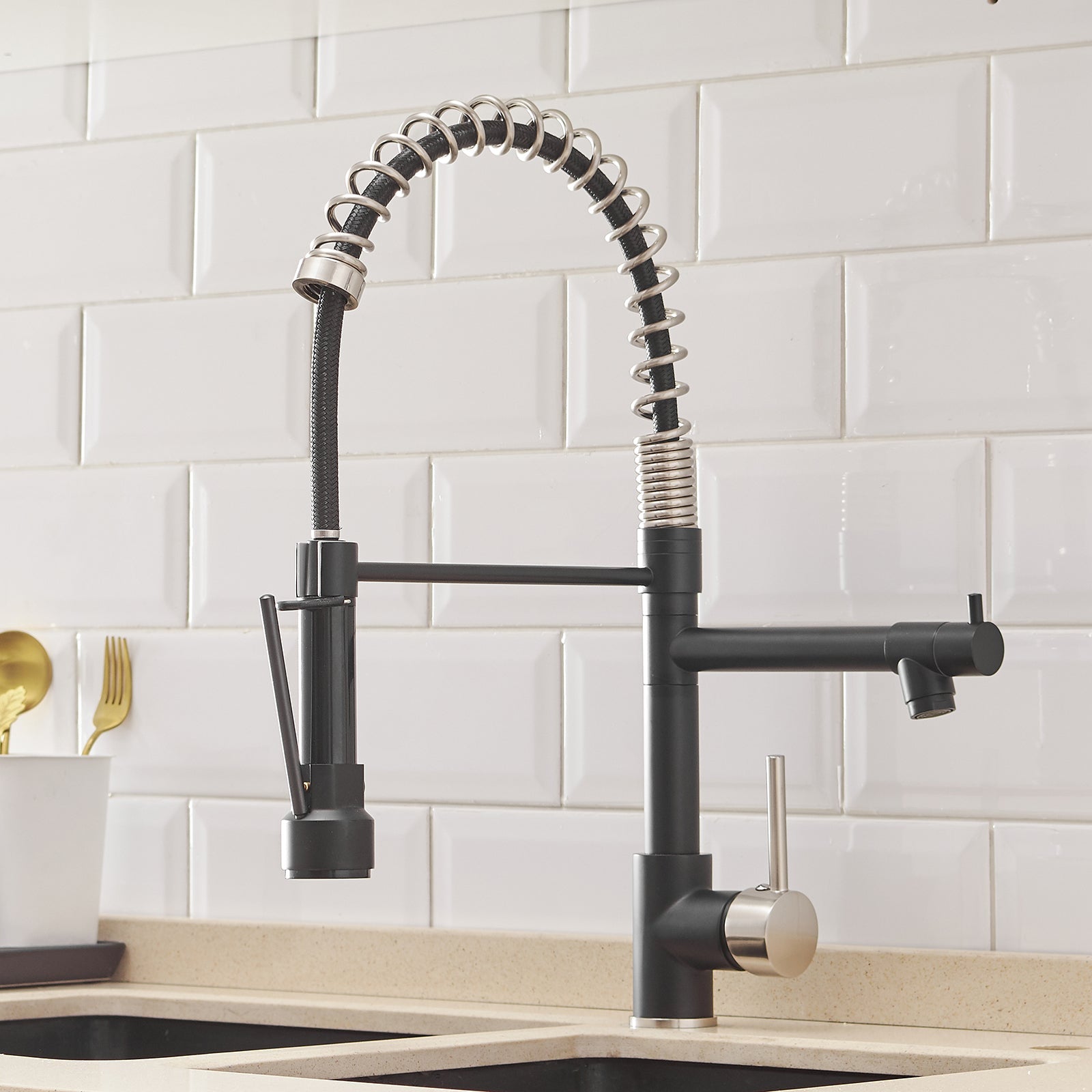 Lucero Faucet in Black & Gold - Viltara
