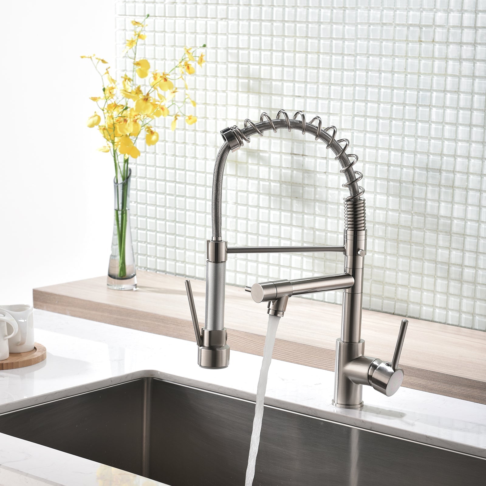 Lucero Faucet in Black & Gold - Viltara