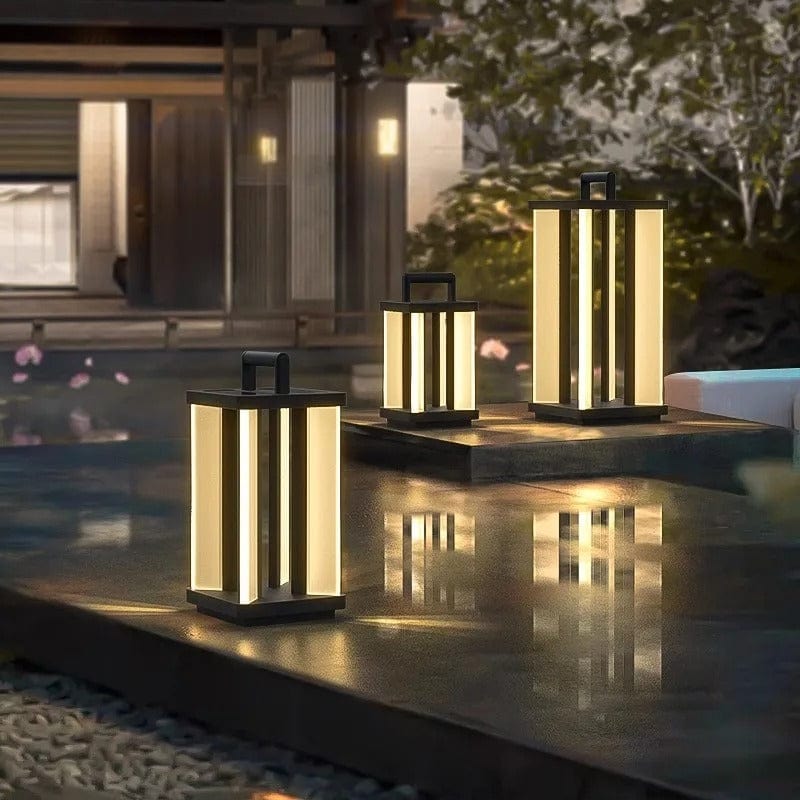Contemporary Solar Garden Light