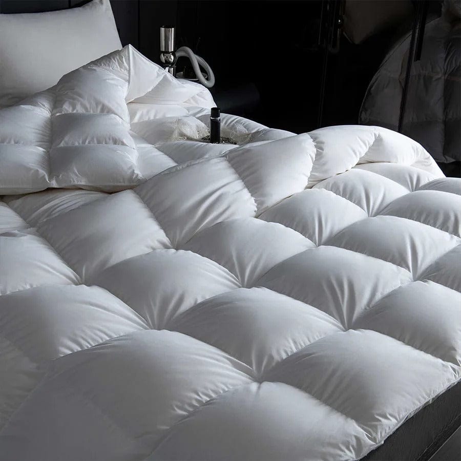 Cloud Down & Feather Duvet in Light (Spring Summer) & Medium (All Season)