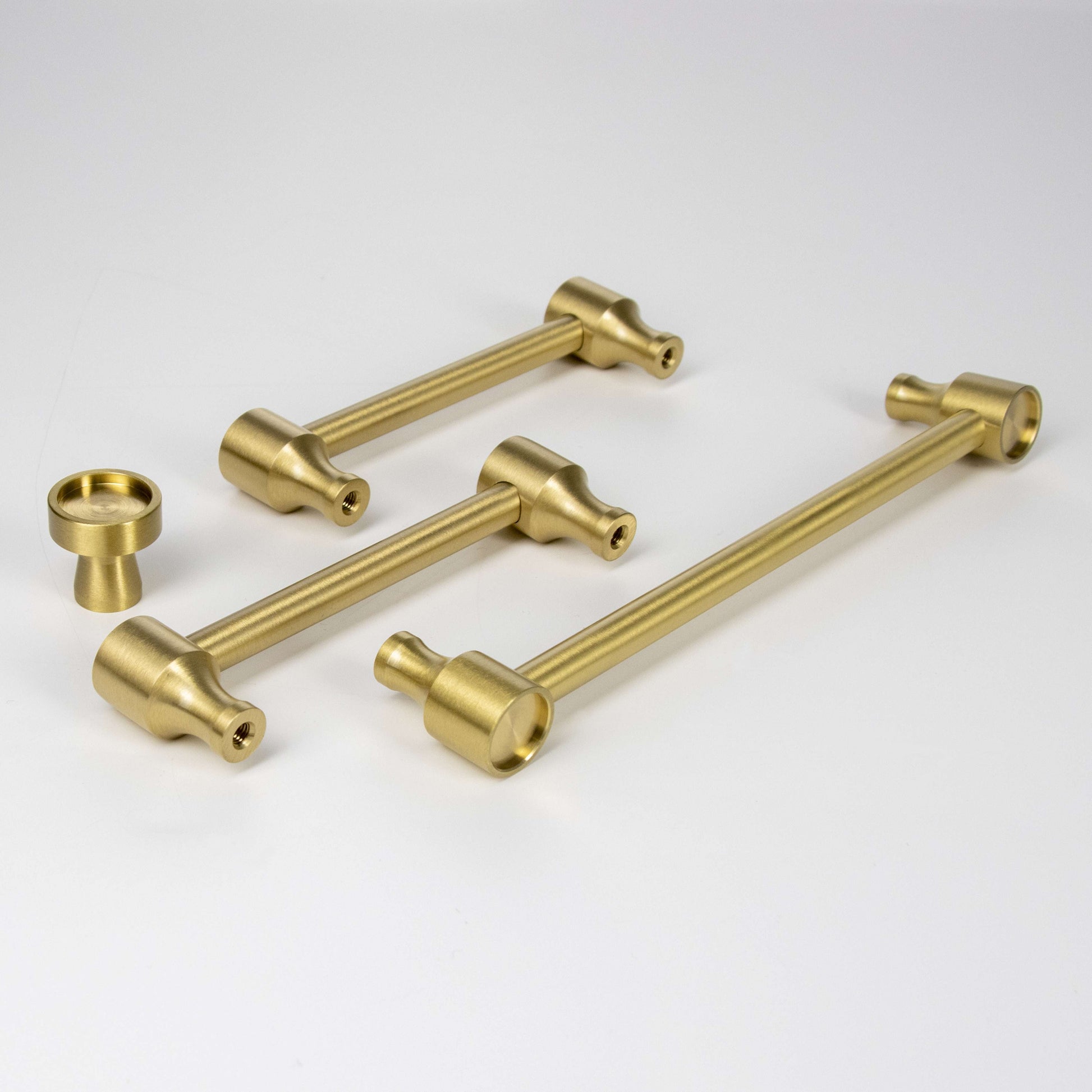 Melissa Mou Furniture Handle in Brushed Brass - Viltara