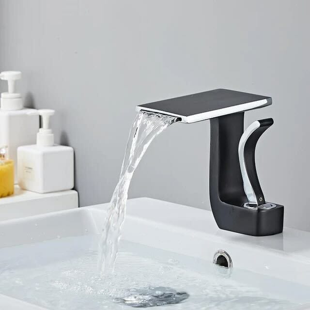 Serpenti Flow Faucet in White & White And Gold - Viltara