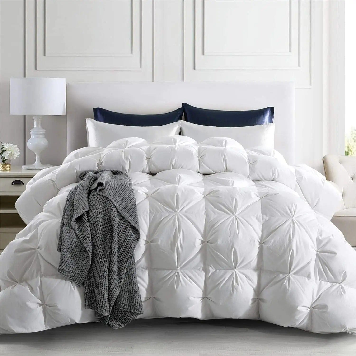 Signature Down Duvet Insert in White & Gray - Viltara