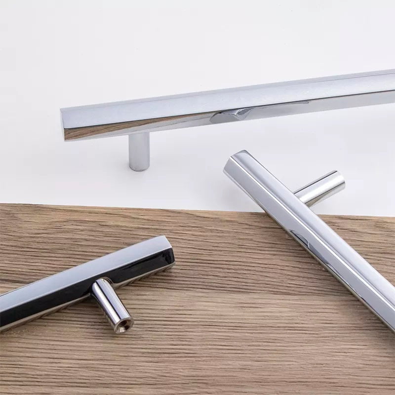 Tucson Tone Furniture Handle in Brushed Brass & Matte Black - Viltara