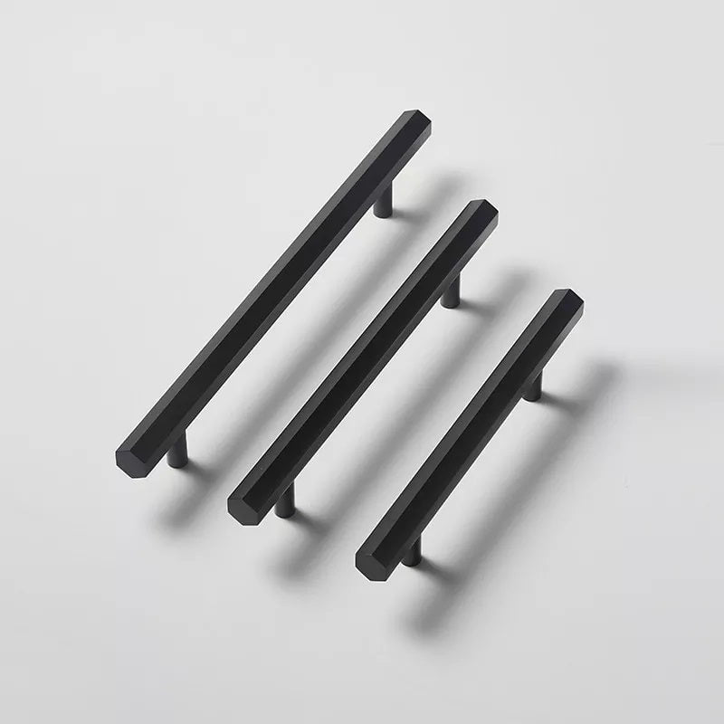 Tucson Tone Furniture Handle in Brushed Brass & Matte Black - Viltara