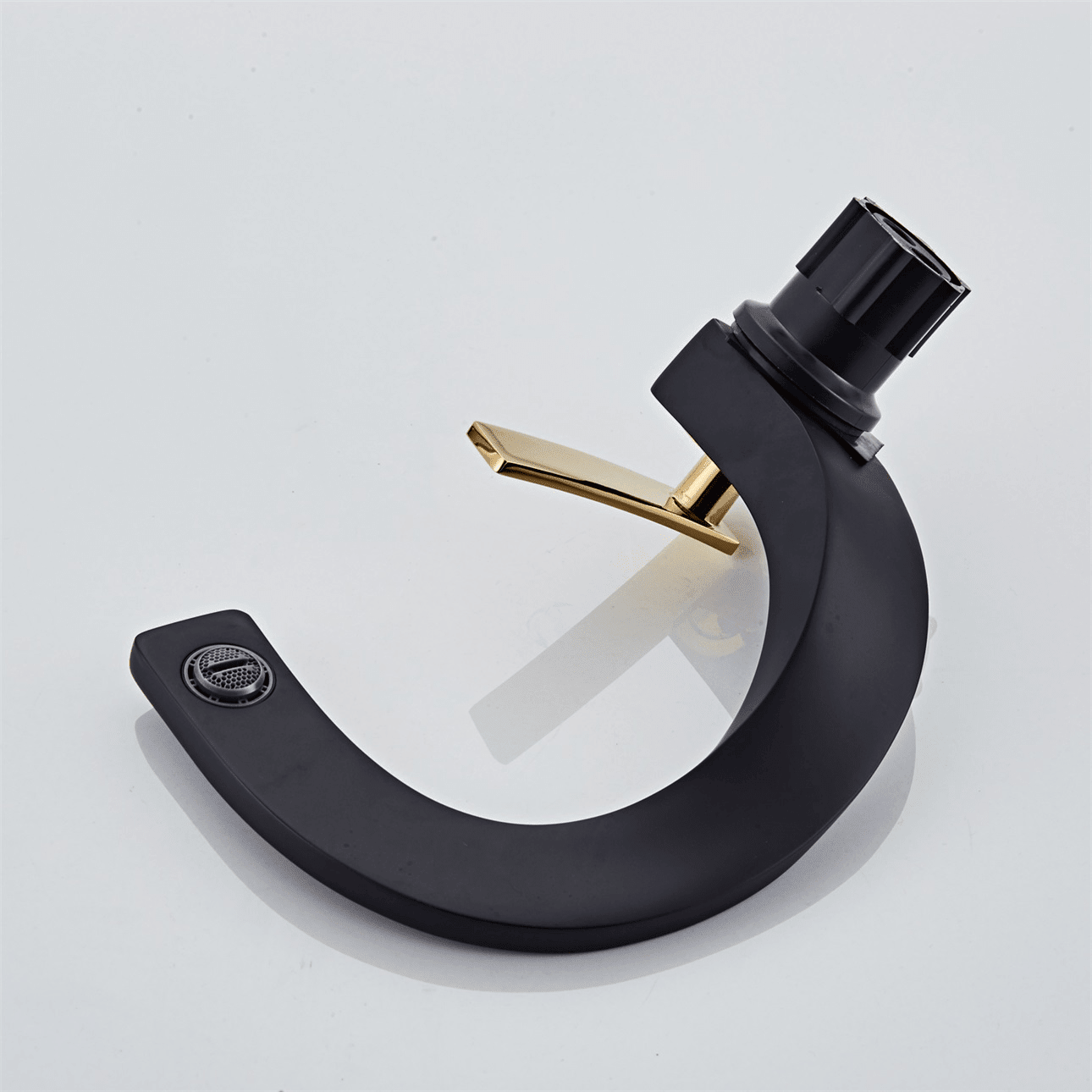 Twist Flow Faucet in Chrome & Gold - Viltara