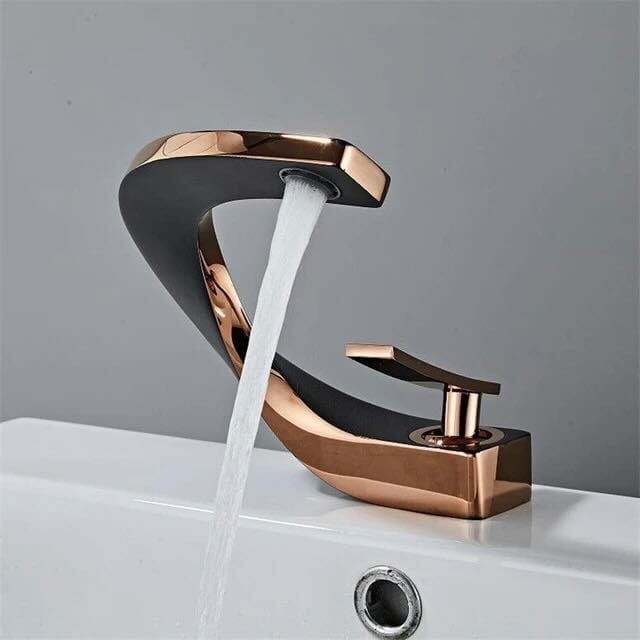 Twist Flow Faucet in Chrome & Gold - Viltara