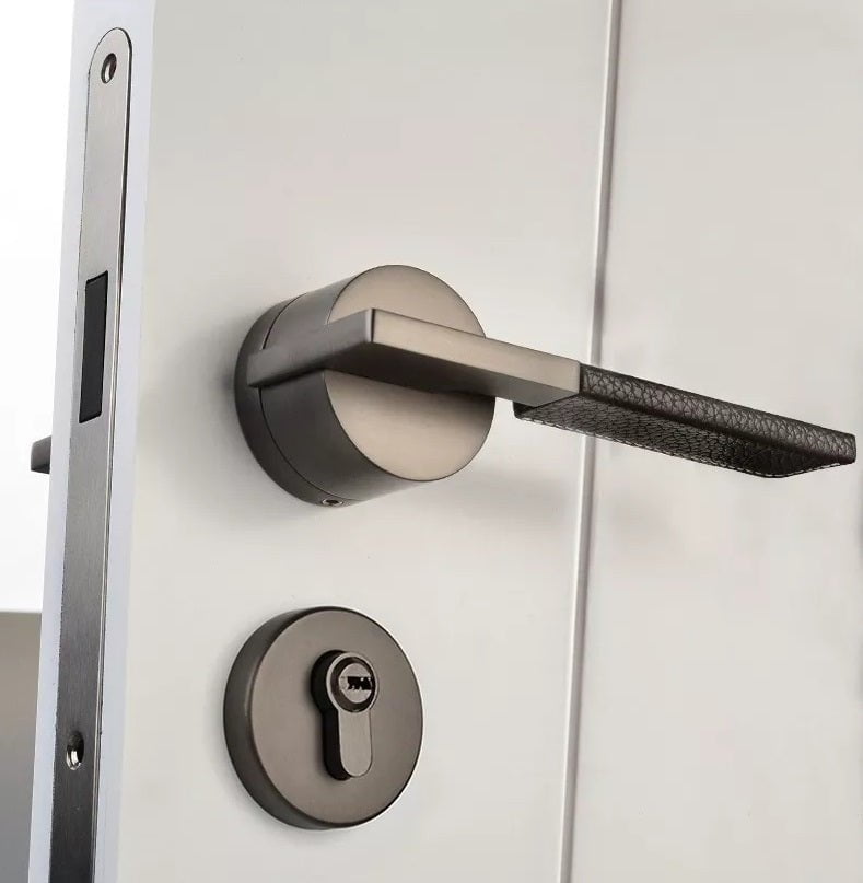 Brae Leather Door Lock in Pearl Grey Brown Leather